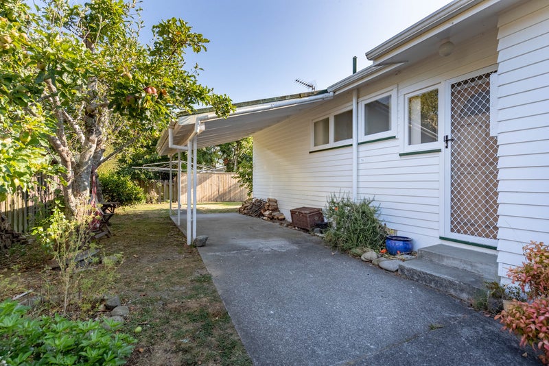 51 California Drive, Totara Park, Upper Hutt - Carousel 2