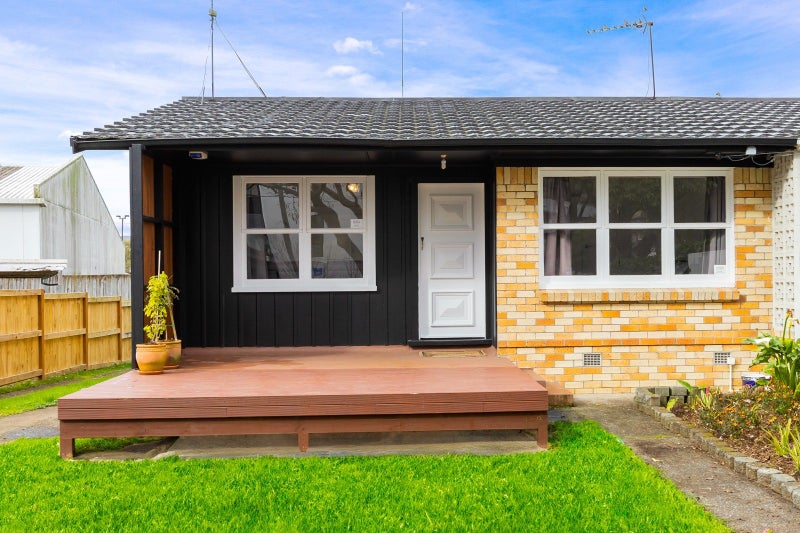 94 Aurora Terrace, Hillcrest, Hamilton - Carousel 1