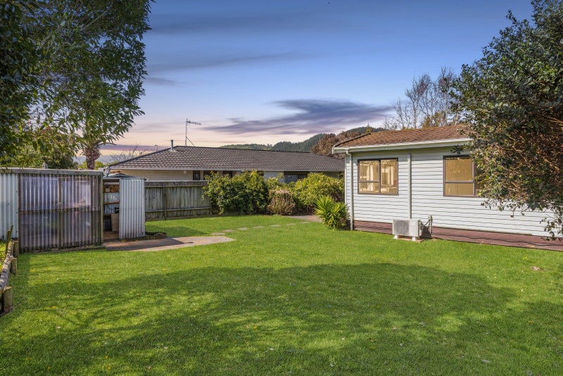 22 Atarau Grove, Paraparaumu - Carousel 2