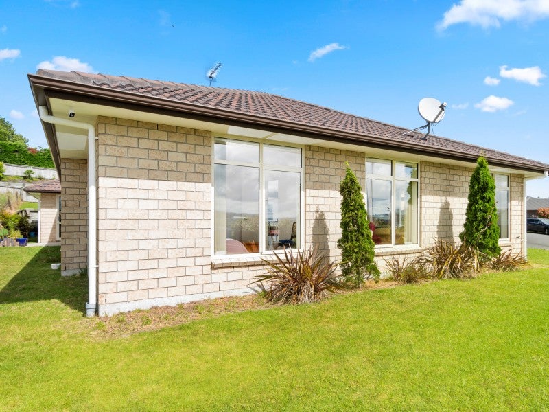 1 Carex Close, Pyes Pa, Tauranga - Carousel 16