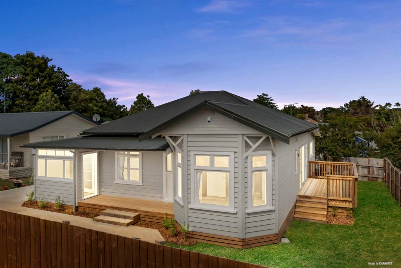 1120 Jellicoe Street, Mayfair, Hastings - Carousel 1