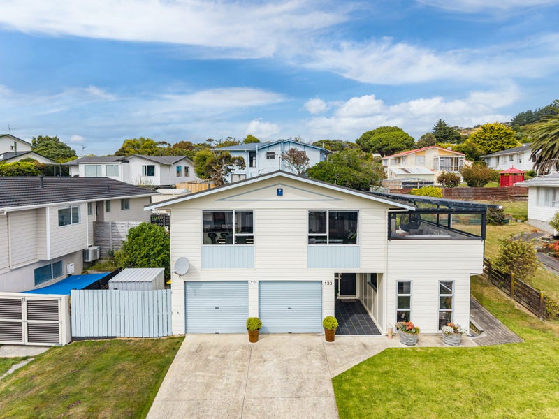 123 Spinnaker Drive, Whitby, Porirua - Carousel 2