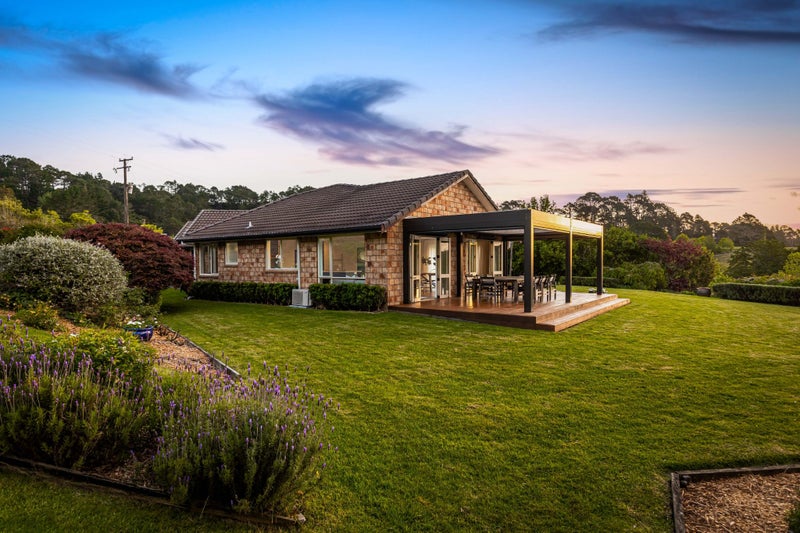 94 Cemetery Road, Silverdale - Carousel 2