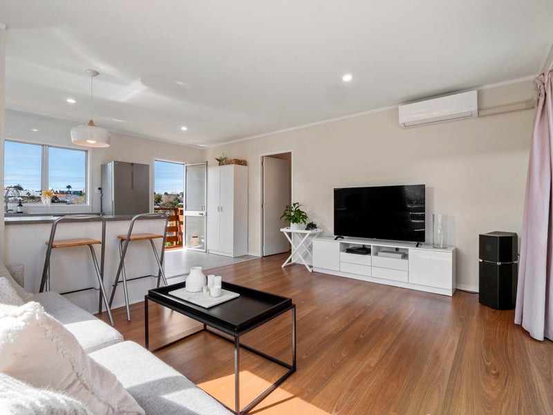 2/474 Riddell Road, Glendowie, Auckland - Carousel 2