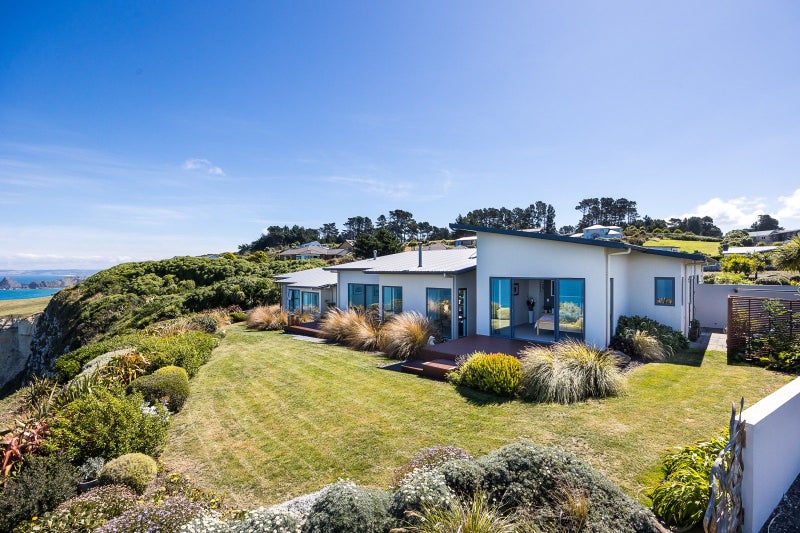 25 Highgrove, Saint Clair, Dunedin - Carousel 1