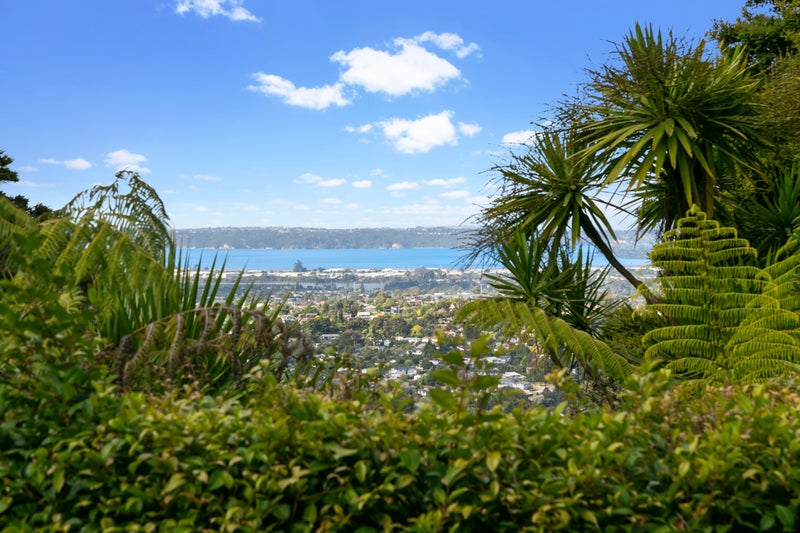 6 Westridge Road, Titirangi, Auckland - Carousel 2