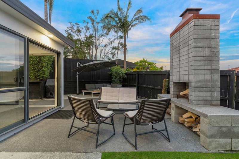 8B Ashley Avenue, Long Bay, Auckland - Carousel 1