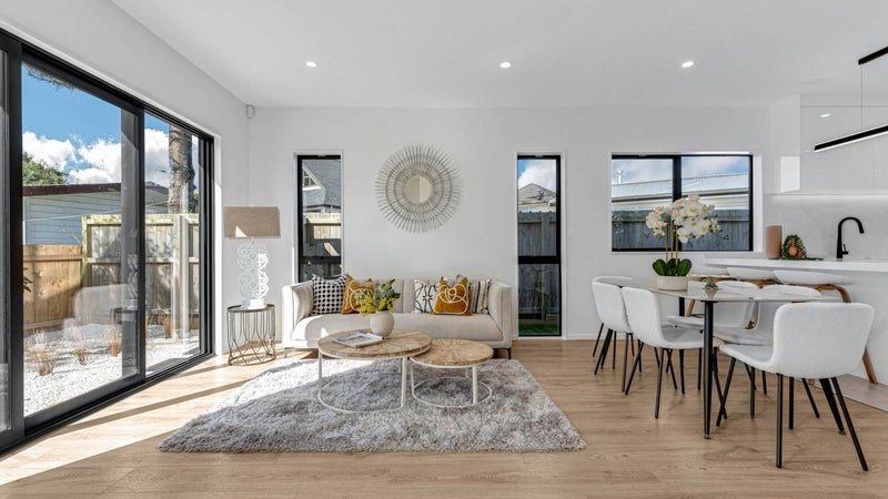 4A Pinero Place, Bucklands Beach, Auckland - Carousel 1