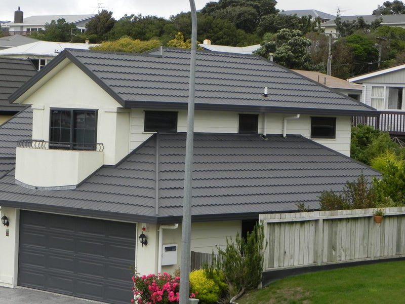 11 Ring Lane, Paparangi, Wellington - Carousel 2