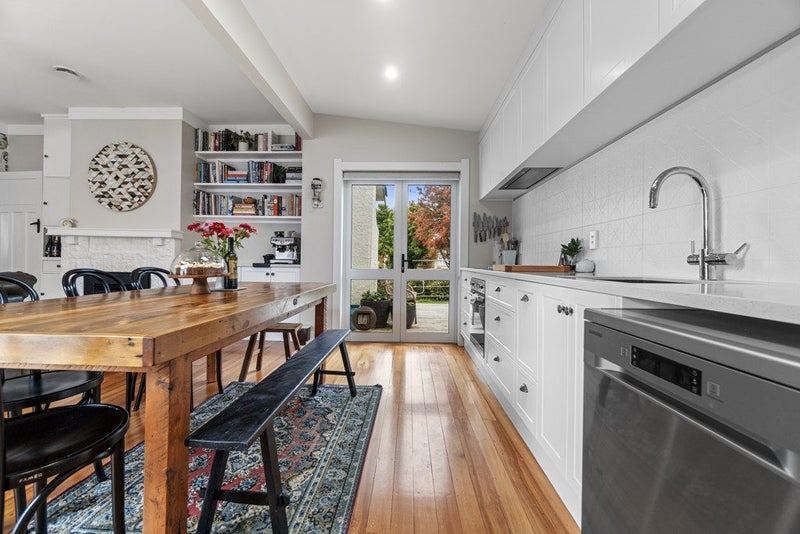 4 Miro Street, Maeroa, Hamilton - Carousel 1