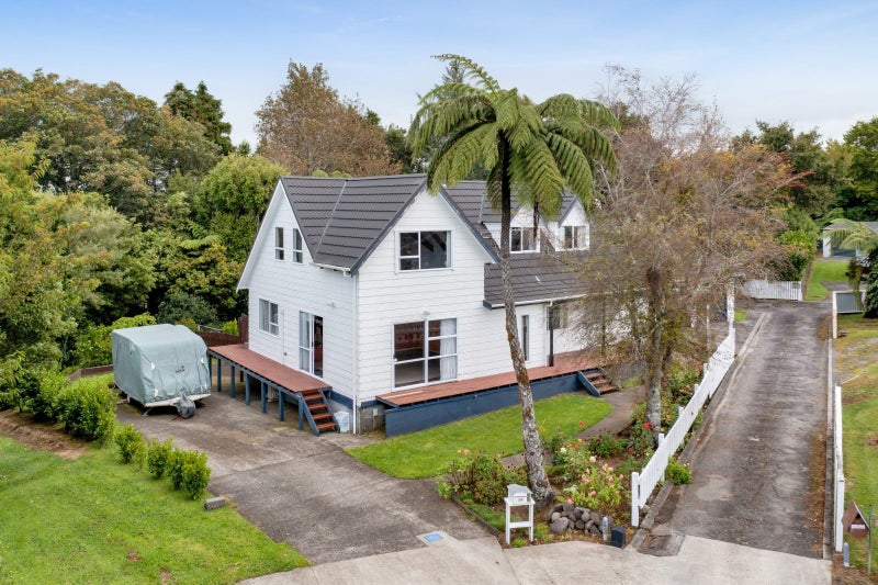 29 Montjoy Street, Stratford - Carousel 1