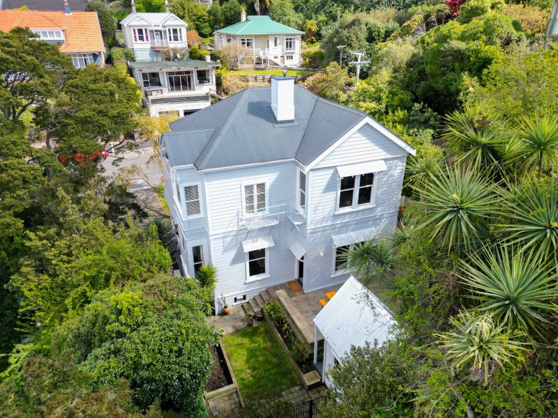 7 Strathmore Crescent, Roslyn, Dunedin - Carousel 2