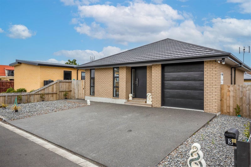 3 Youngston Lane, Woolston, Christchurch - Carousel 1