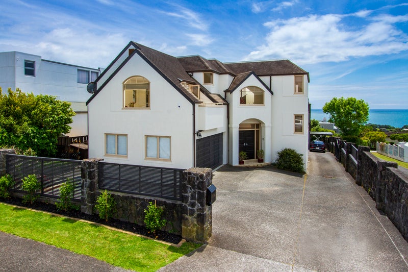 11A Midway Avenue, Castor Bay, Auckland - Carousel 2