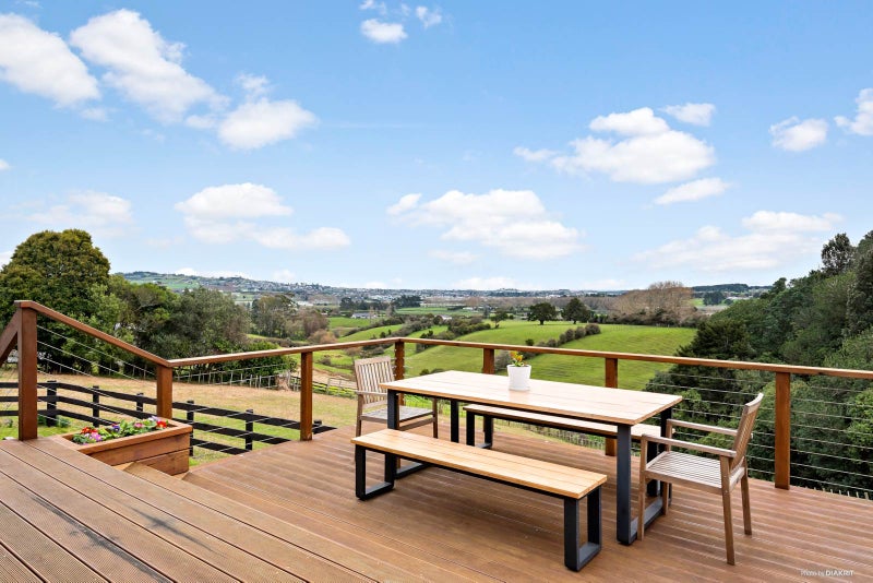 223 Logan Road, Buckland - Carousel 1