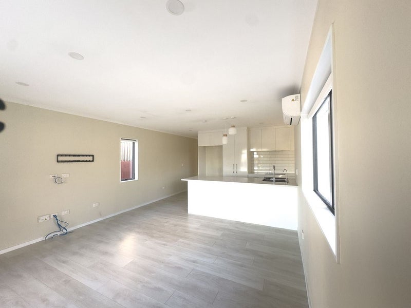 7 Stockton Place, Glendene, Auckland - Carousel 2