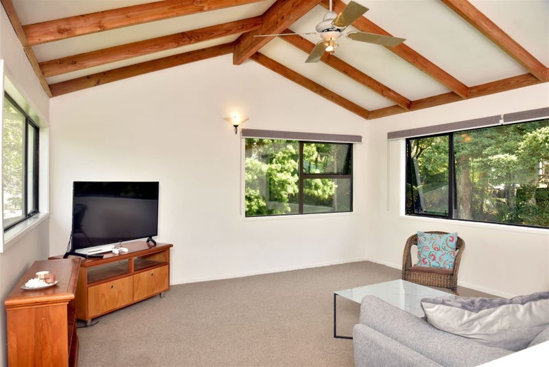 9 Geoffrey Road, Torbay, Auckland - Carousel 2