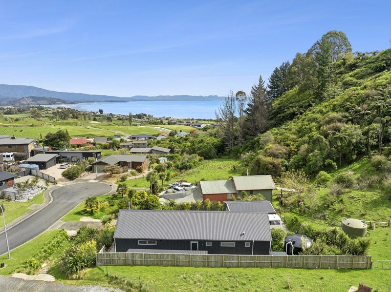 20 Pohutukawa Place, Takaka - Carousel 2