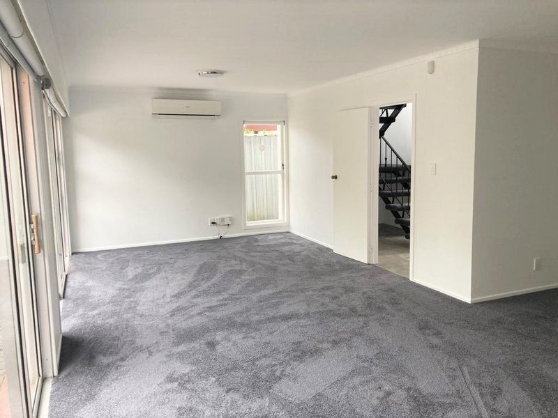 4/32 Lochiel Road, Remuera, Auckland - Carousel 2