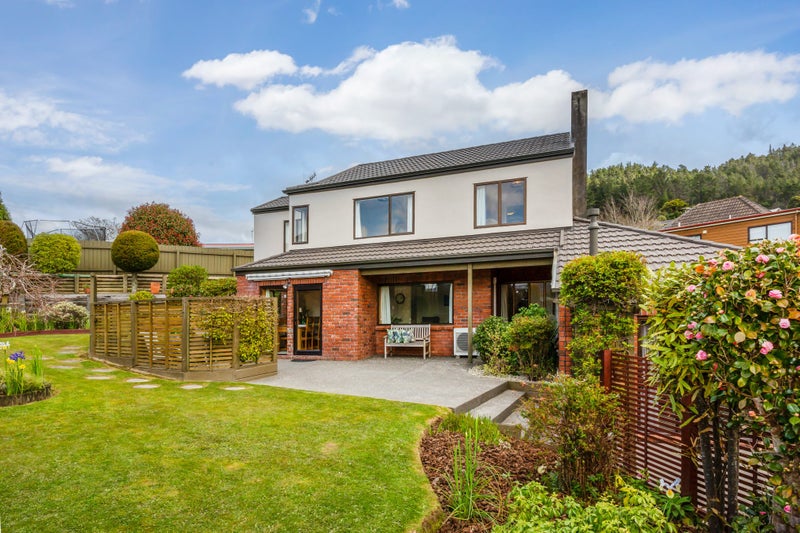 5 Roman Close, Silverstream, Upper Hutt - Carousel 1