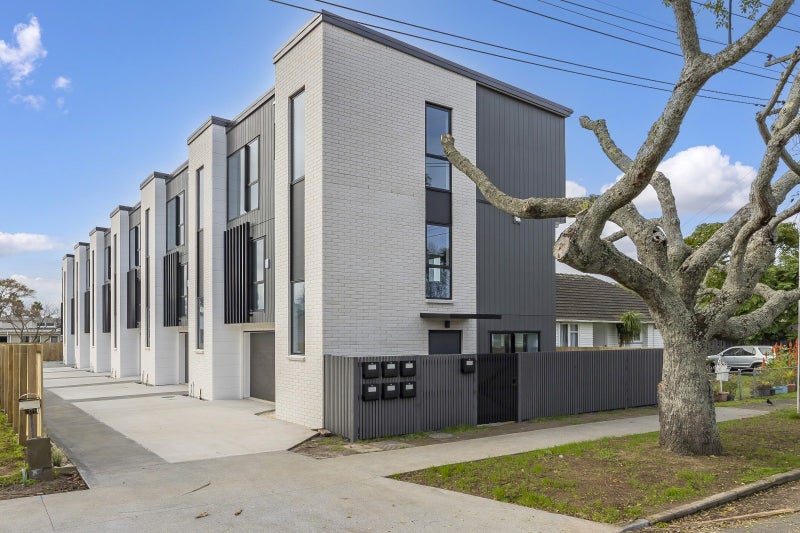 4/84 Kings Road, Panmure, Auckland - Carousel 1