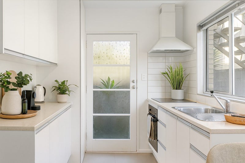 1 Strong Street, Saint Johns, Auckland - Carousel 2