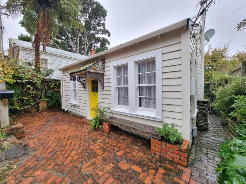 37 Glenbervie Terrace, Thorndon, Wellington - Carousel 1