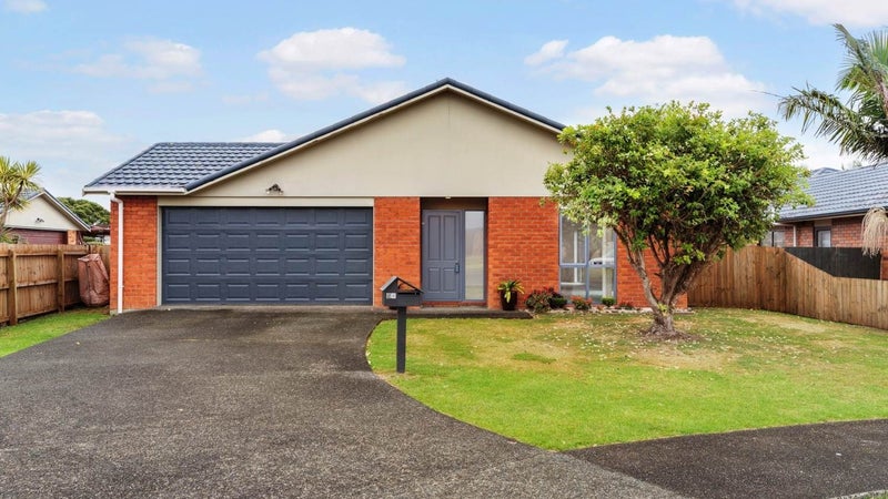 28 Mandalay Place, Waiuku, Waiuku - Carousel 1
