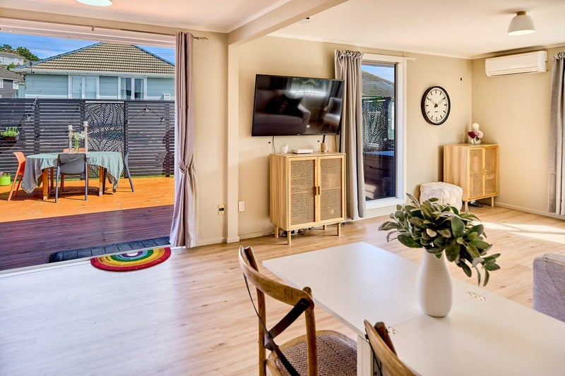 27A Hukatai Street, Elsdon, Porirua - Carousel 1