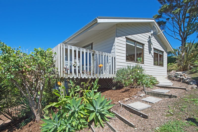 61 Frank Street, Oneroa, Waiheke Island - Carousel 1