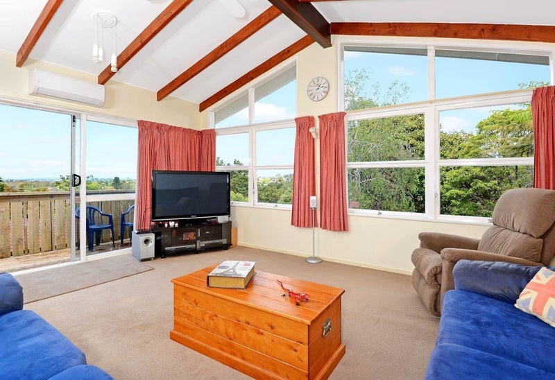 105 Mountbatten Avenue, Hillcrest, Auckland - Carousel 1