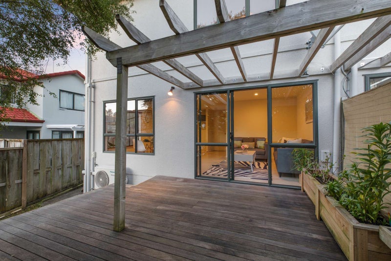 4/42 Fields Parade, Oteha, Auckland - Carousel 1