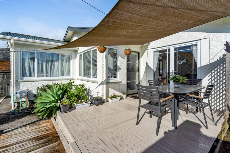 3 Dorset Avenue, Westown, New Plymouth - Carousel 1