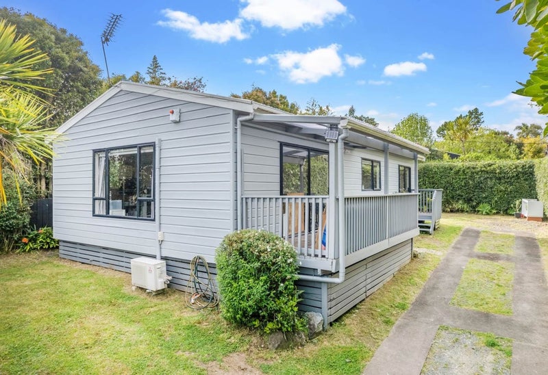 1/184 Hutchinson Avenue, New Lynn, Auckland - Carousel 1