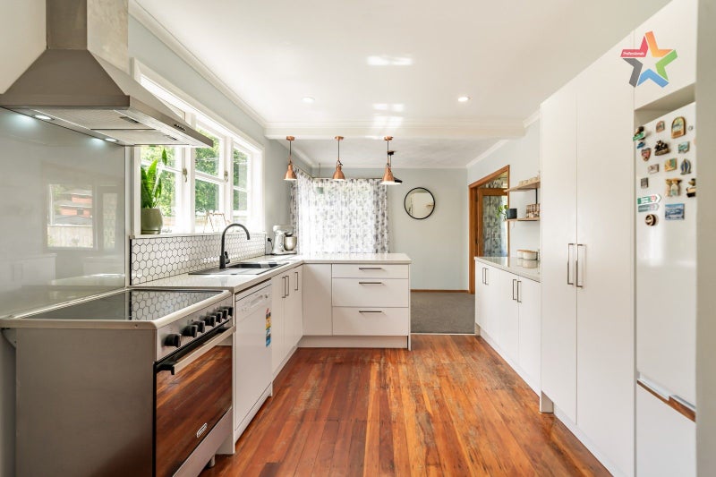 31 Hine Road, Wainuiomata, Lower Hutt - Carousel 2