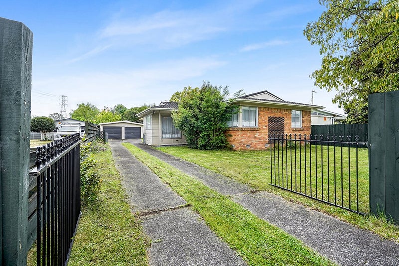 7 Erika Place, Fairview Downs, Hamilton - Carousel 1