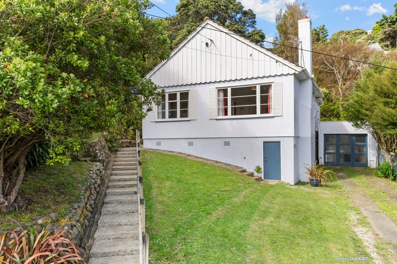 6 Elphinstone Avenue, Strathmore Park, Wellington - Carousel 1