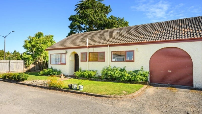 1/133 Cook Street, West End, Palmerston North - Carousel 1