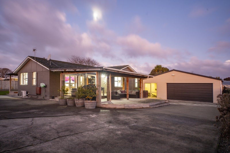 8 Bryce Place, Kelvin Grove, Palmerston North - Carousel 2