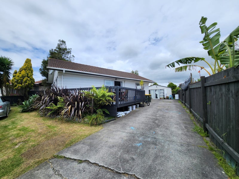 60 Burundi Avenue, Clendon Park, Auckland - Carousel 1