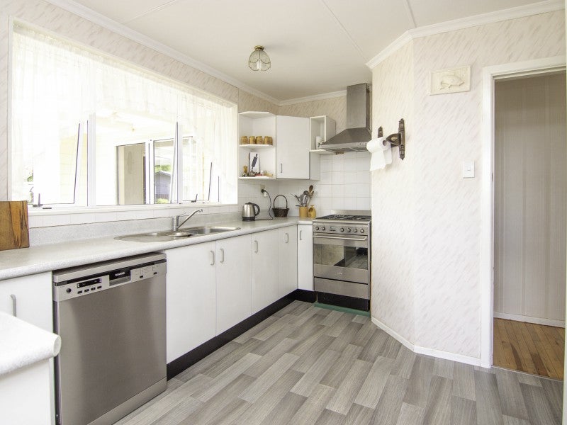 39 Snowdon Avenue, Terrace End, Palmerston North - Carousel 2