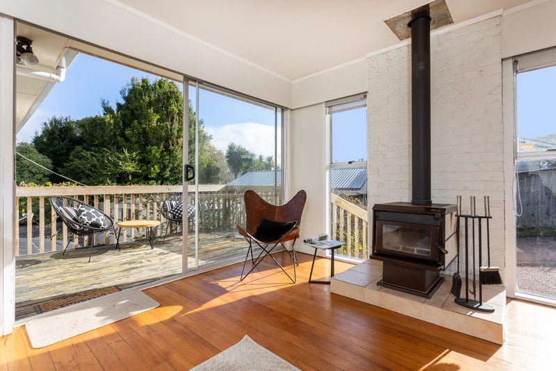 40 Vina Place, Massey, Auckland - Carousel 2