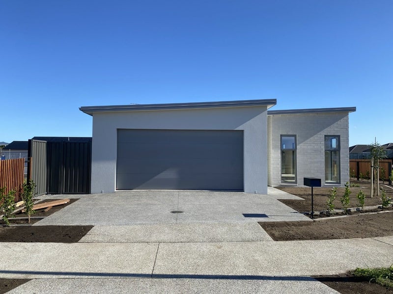 30 Hammick Crescent, Pyes Pa, Tauranga - Carousel 1