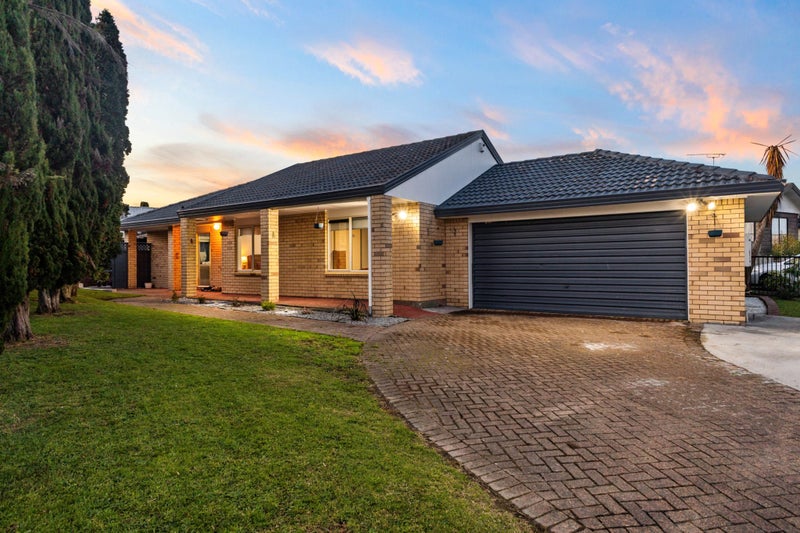 11 Rosemead Place, Randwick Park, Auckland - Carousel 1