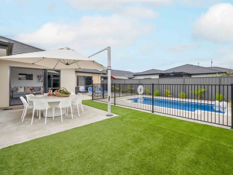 12 Benmore Place, Poraiti, Napier - Carousel 19