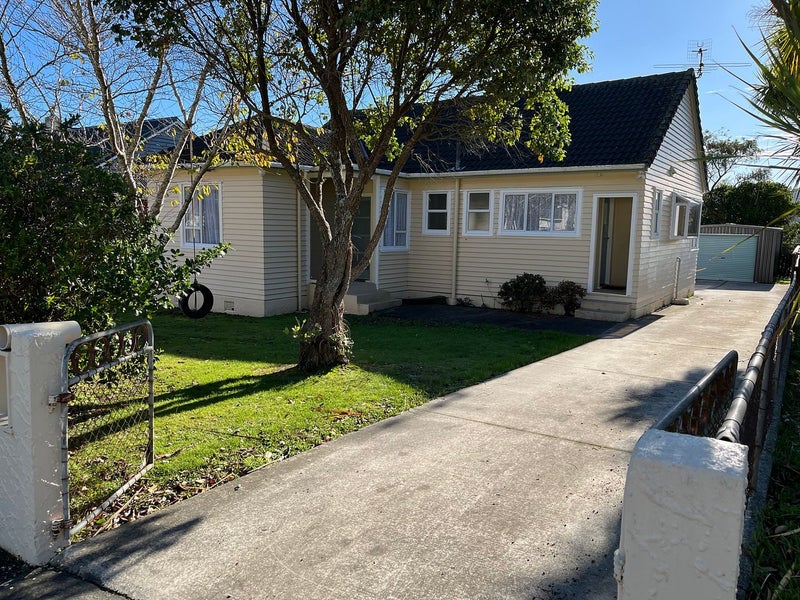 92 Wilkie Crescent, Naenae, Lower Hutt - Carousel 1