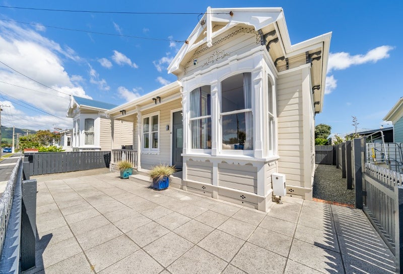 16 Heretaunga Street, Petone, Lower Hutt - Carousel 2