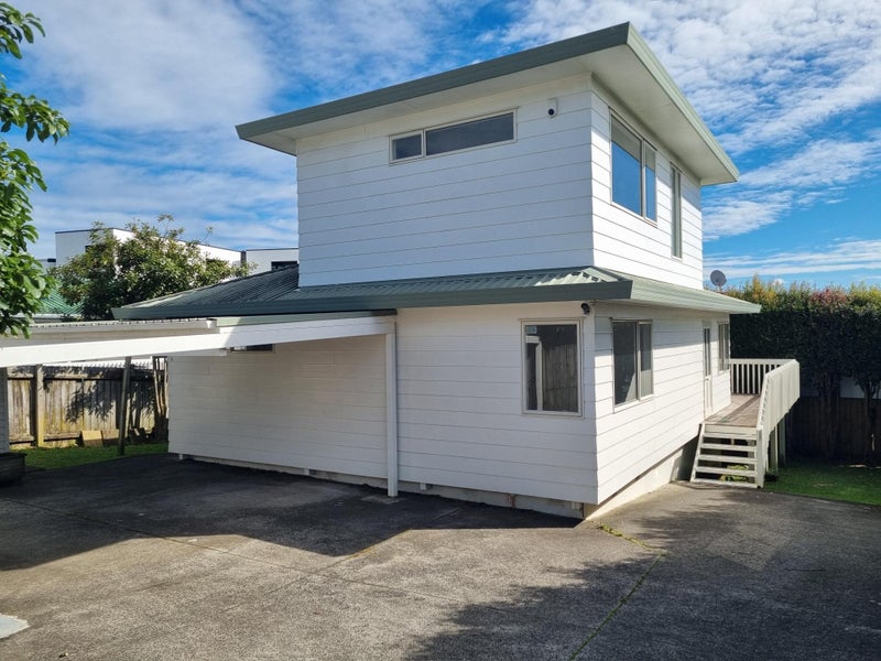 2/74 College Road, Northcote, Auckland - Carousel 1