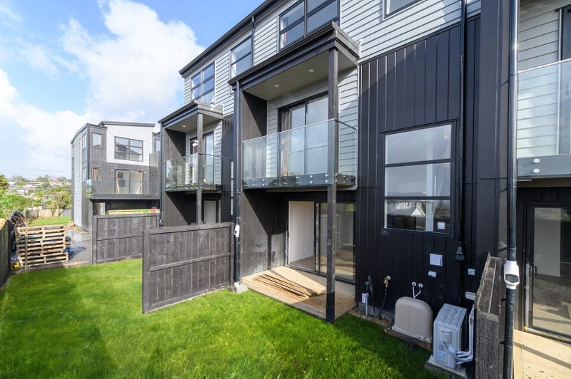 7/60 Triangle Road, Massey, Auckland - Carousel 2