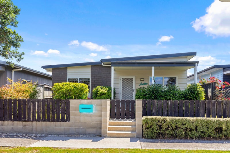 9 Coprosma Close, Papamoa Beach, Papamoa - Carousel 1